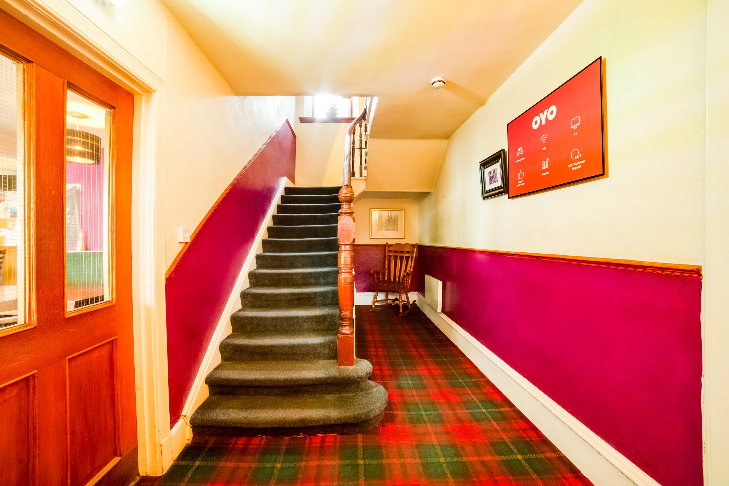 Oyo Braeriach Hotel, Highlands Scotland Newtonmore Exterior foto